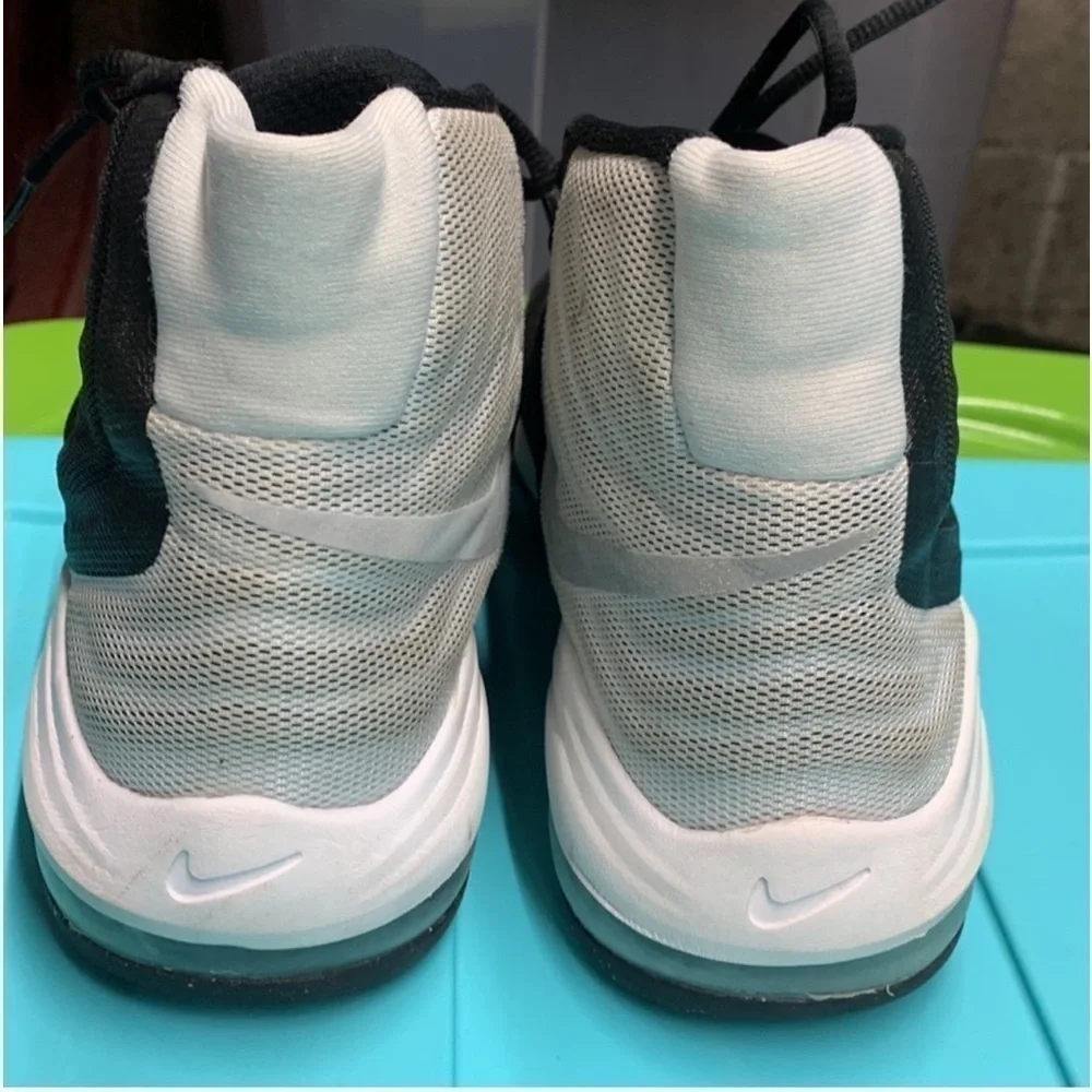 Nike Air Max Audacity Size 7-Men/8.5-Women